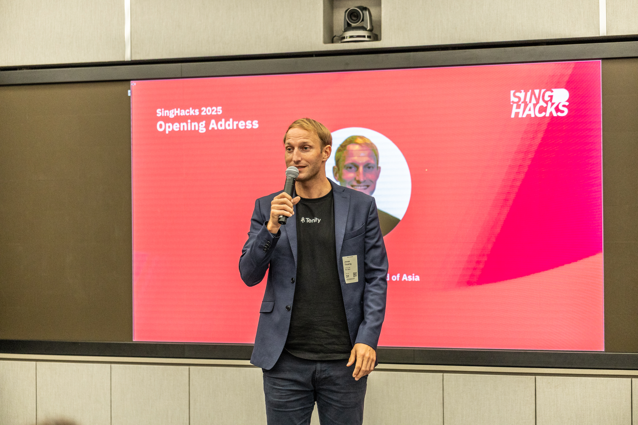 Jonas Thuerig at SingHacks